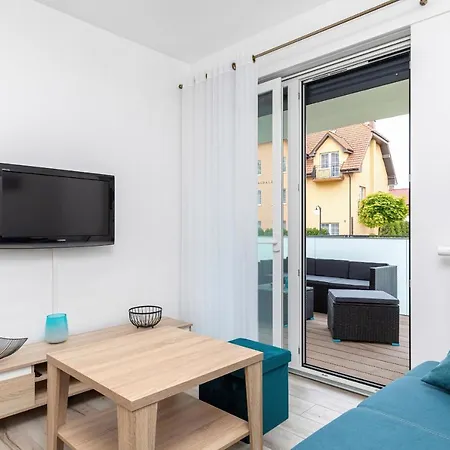 Sloneczny Z Dwiema Sypialniami I Parkingiem By Renters 레왈