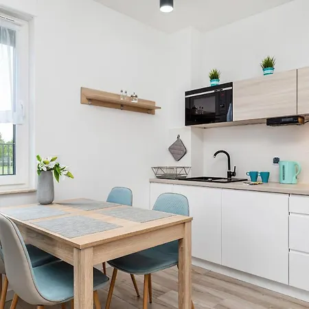 Sloneczny Z Dwiema Sypialniami I Parkingiem By Renters